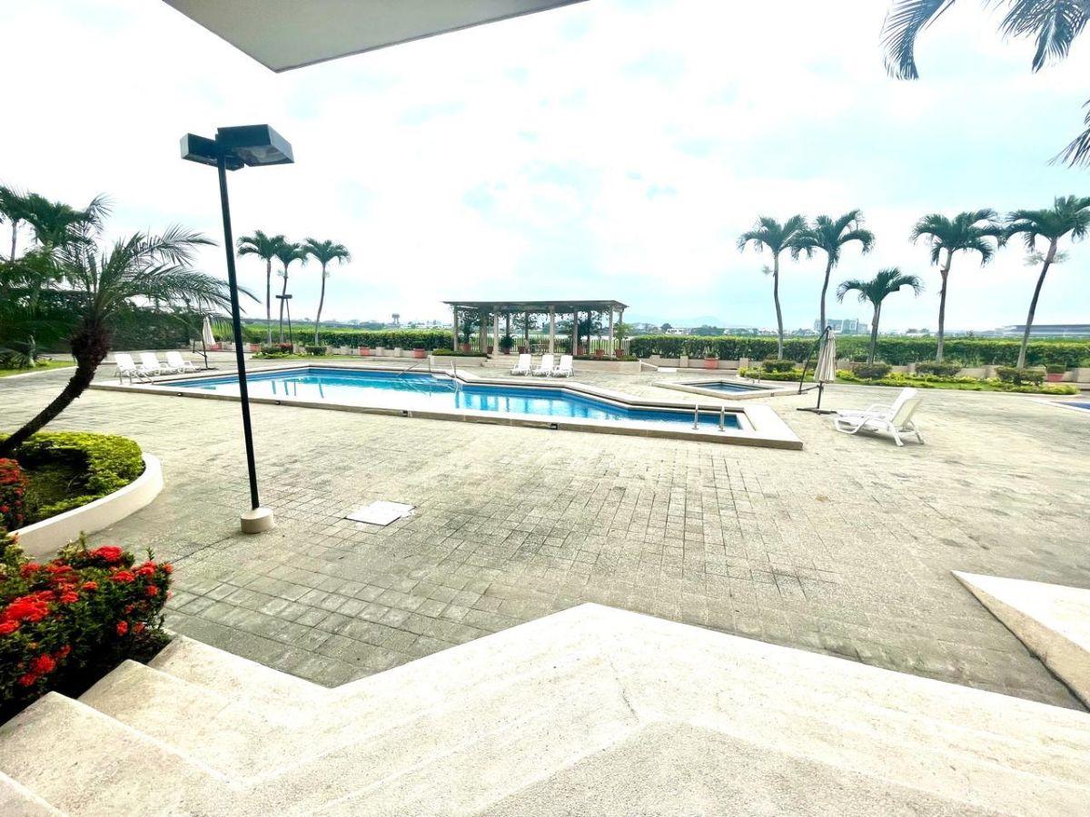 Vendo Penthouse Vista Al Río Daule Edificio Malecón Entre Ríos Dos Pisos Pisos con Ascensor. Guayas — imagen 6