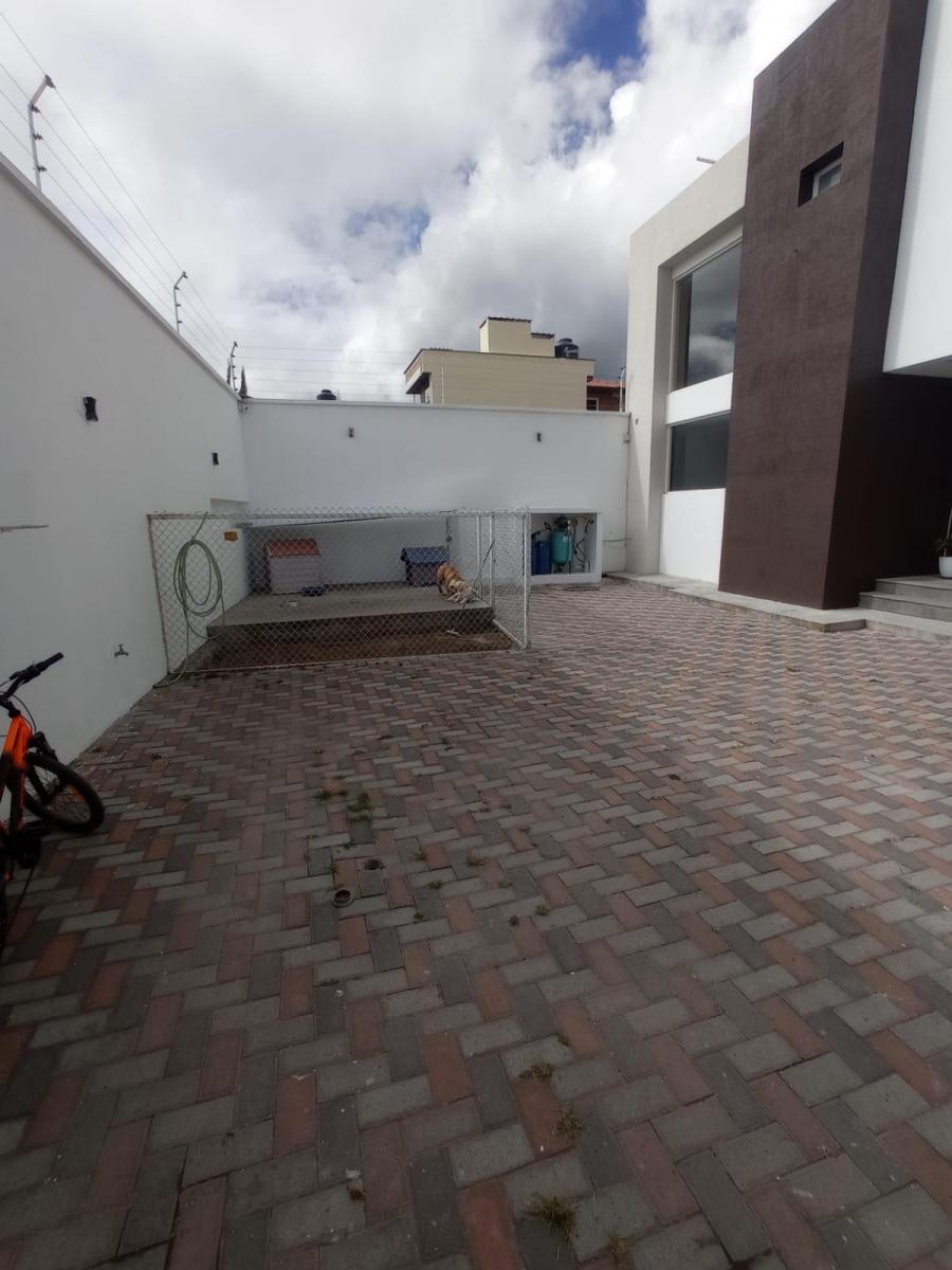 Casa con 288 m² y 3 Dorm. en Venta en Atuntaqui, Imbabura — imagen 10