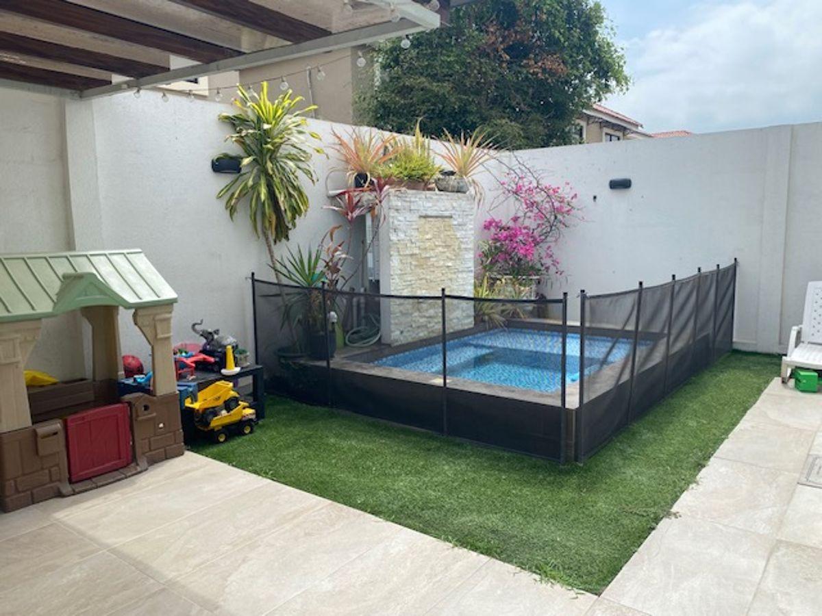 La Peninsula Ciudad Celeste, Villa Acabados de Primera, Arquitectura Moderna, Techos Altos, Jacuzzi, Guayas — imagen 6