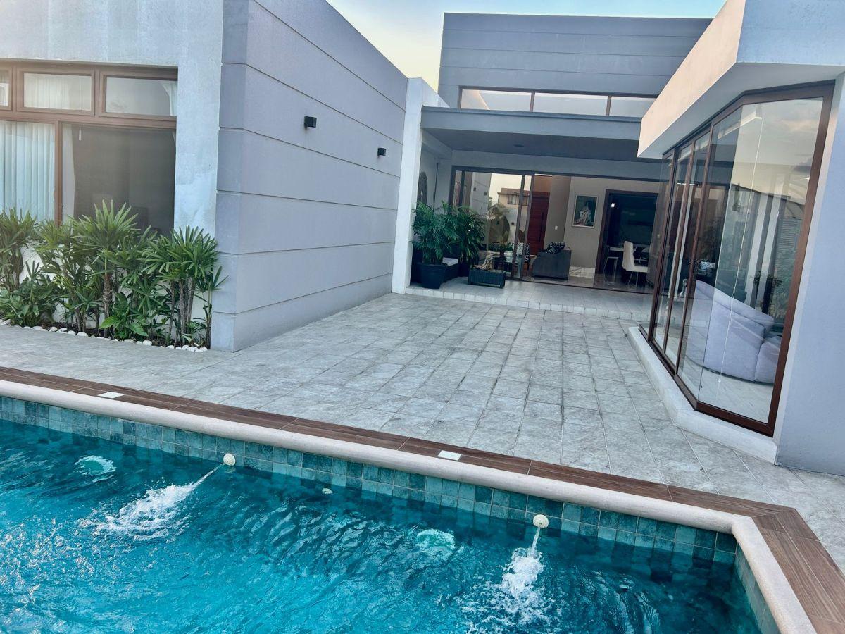 Vendo Moderna Casa en Samborondon, Isla Mocoli, 1 Planta, Piscina, Guayas — imagen 10