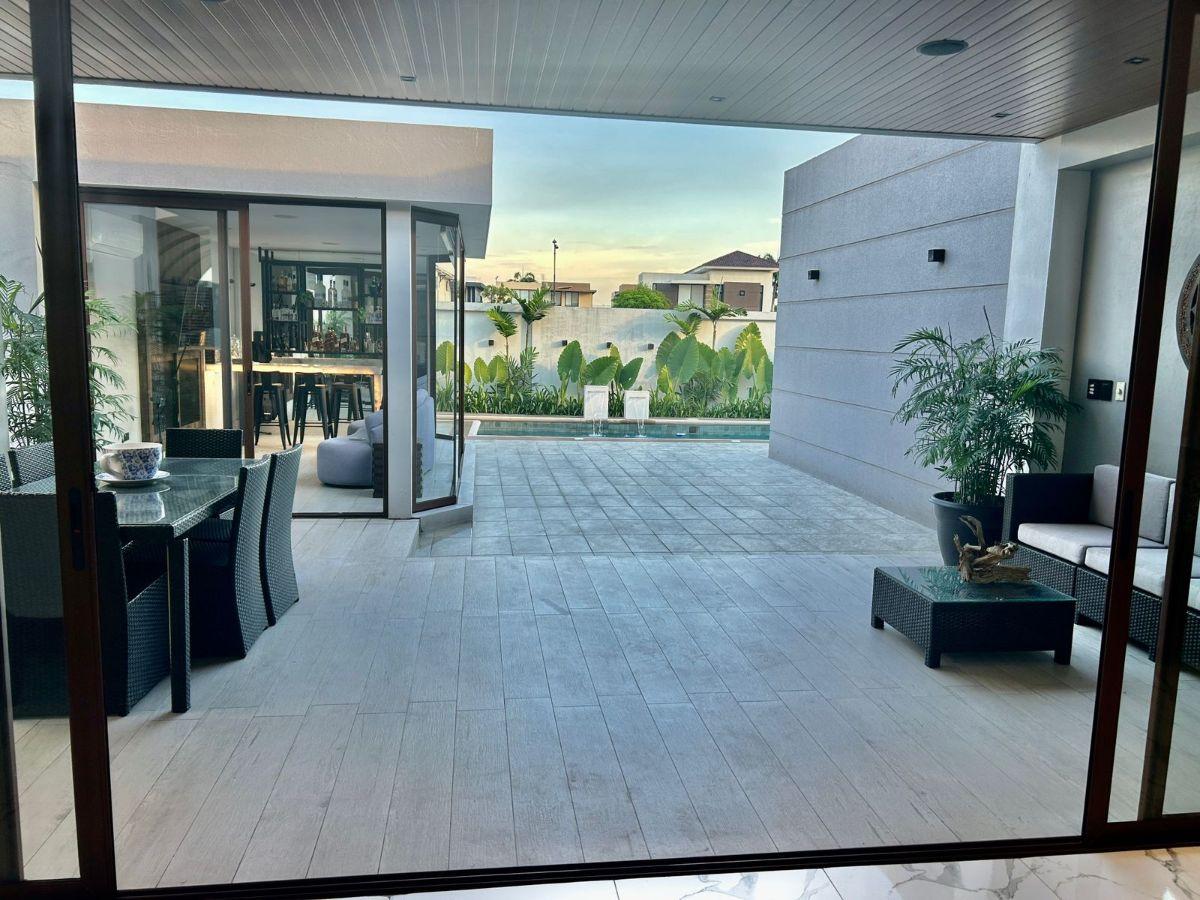 Vendo Moderna Casa en Samborondon, Isla Mocoli, 1 Planta, Piscina, Guayas — imagen 8
