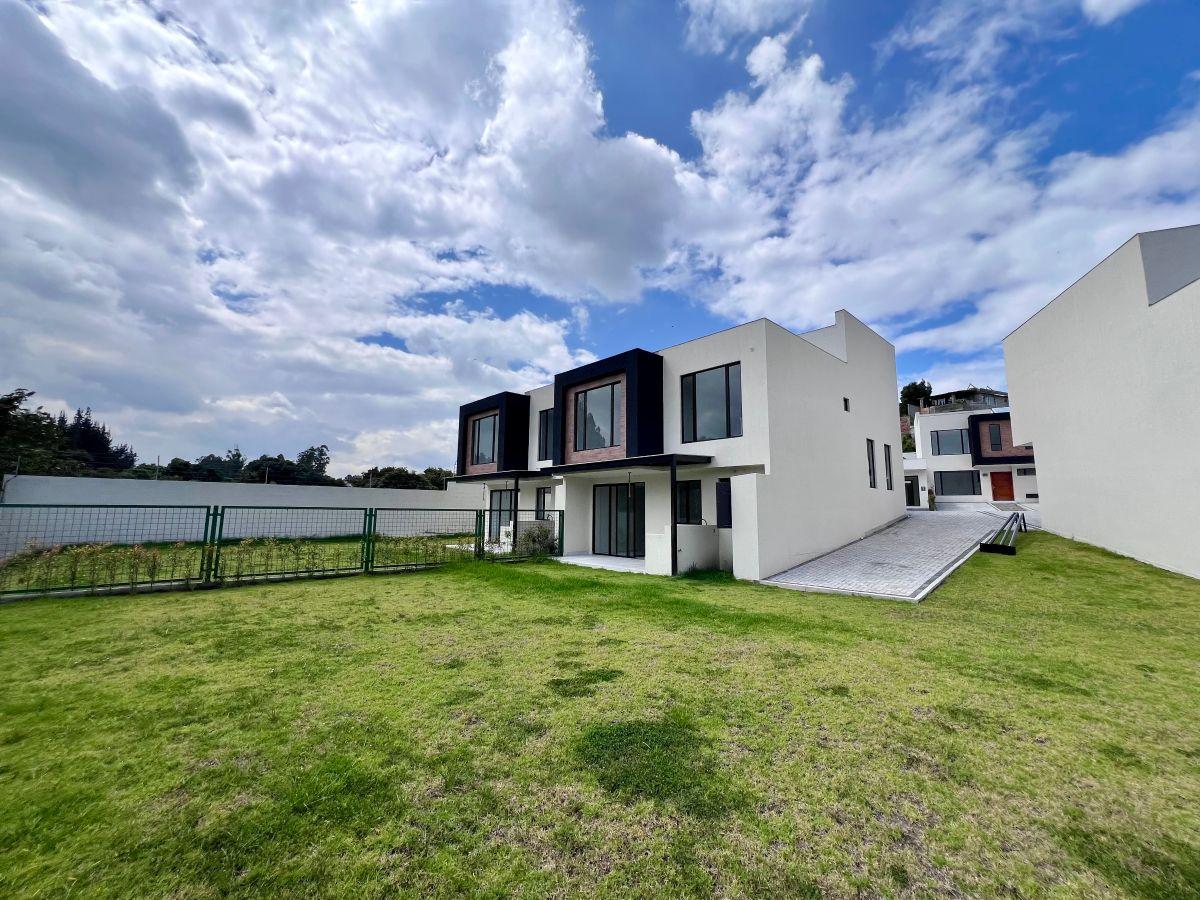 En Venta 17 Casas Exclusivas con Terreno Independiente - Tumbaco — imagen 10