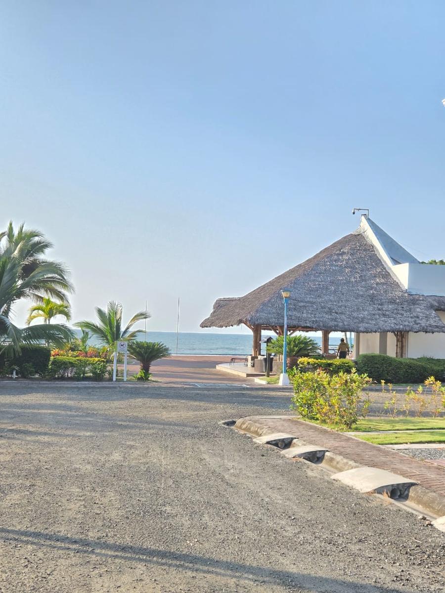 Terreno en Venta en Urbanización Playa Escondida, Manabí — imagen 2