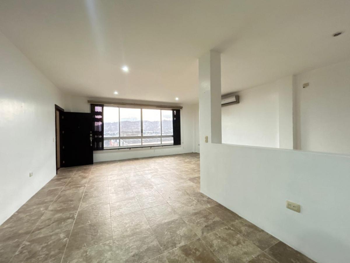 Se Vende Departamento en Las Lomas de Urdesa Hermosa Vista a La Ciudad, Guayas — imagen 6