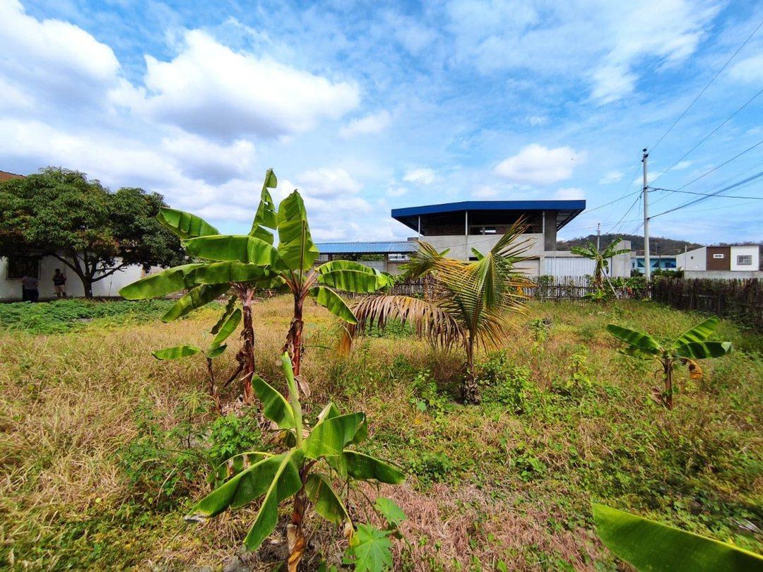 Terreno Esquinero de Venta Los Jazmines Portoviejo, Manabí — imagen 2
