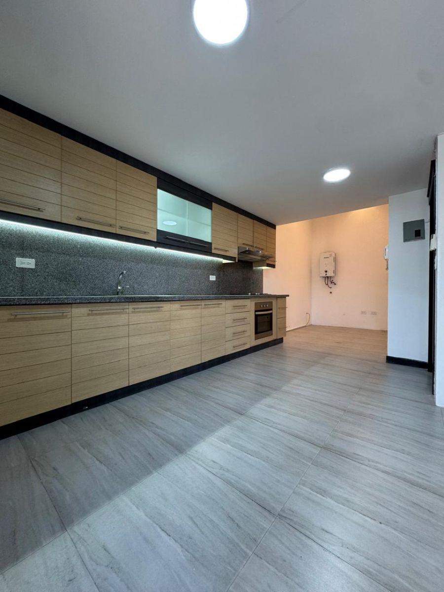 Espectacular Casa Moderna con 3 Master y Terraza en Urb La Quinta, Ibarra, Cerca de Plaza Shopping, Imbabura — imagen 5