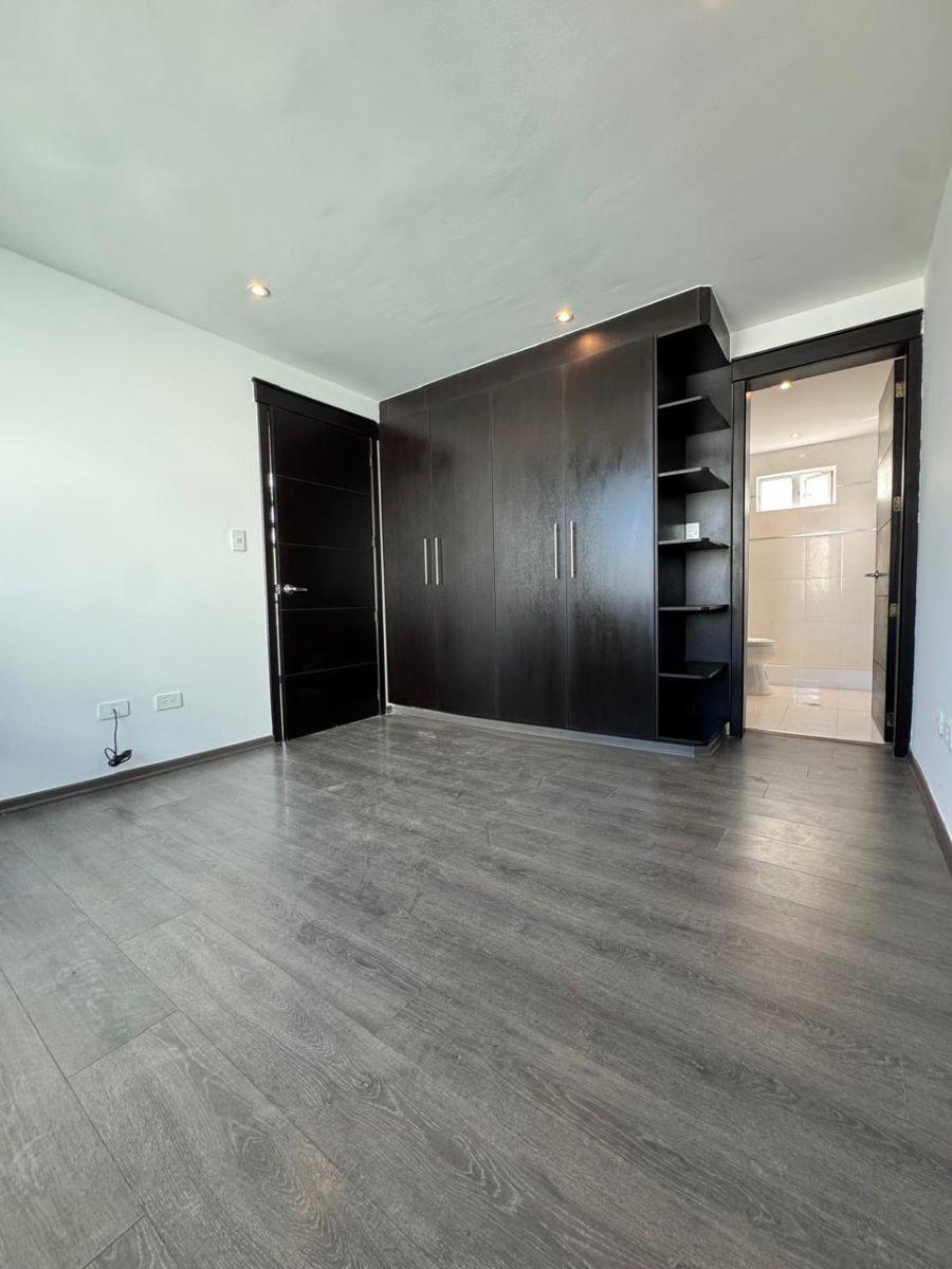 Espectacular Casa Moderna con 3 Master y Terraza en Urb La Quinta, Ibarra, Cerca de Plaza Shopping, Imbabura — imagen 2