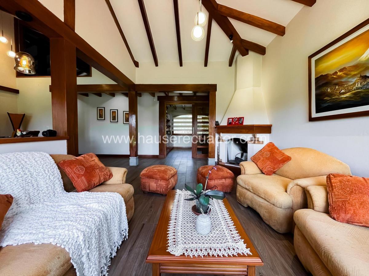 Oportunidad Única Casa de Una Planta con Amplios Patios, Estudio y Seguridad en Urbanización Privada — imagen 8