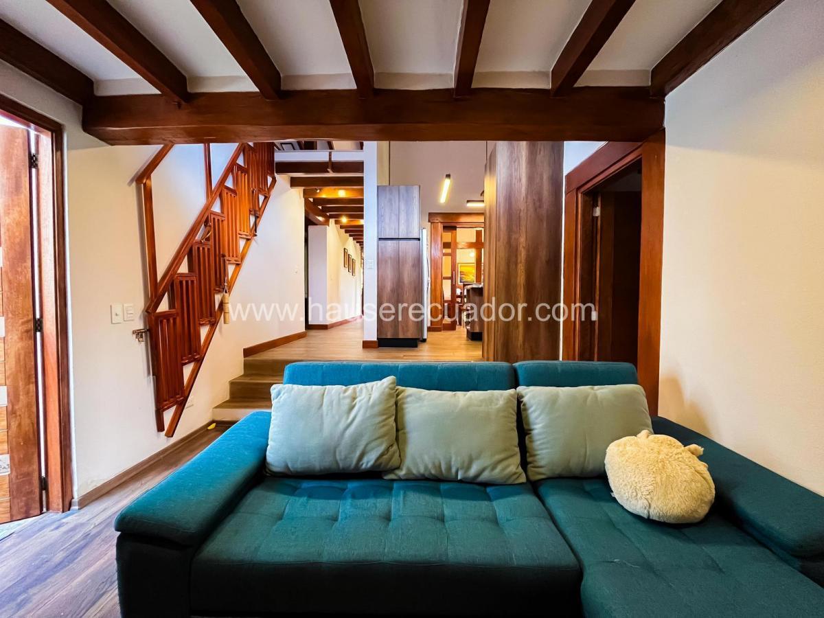 Oportunidad Única Casa de Una Planta con Amplios Patios, Estudio y Seguridad en Urbanización Privada — imagen 6