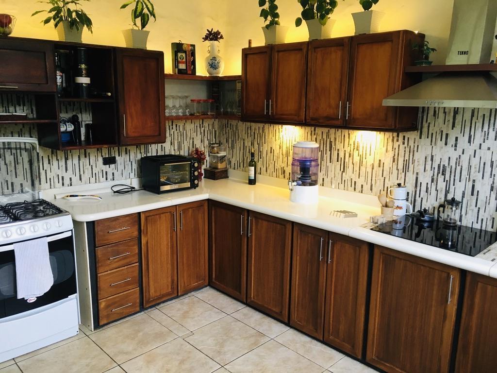 Jal. Venta Terreno 2.400 m² Cerca a Guayllabamba, Casa y Suite — imagen 7