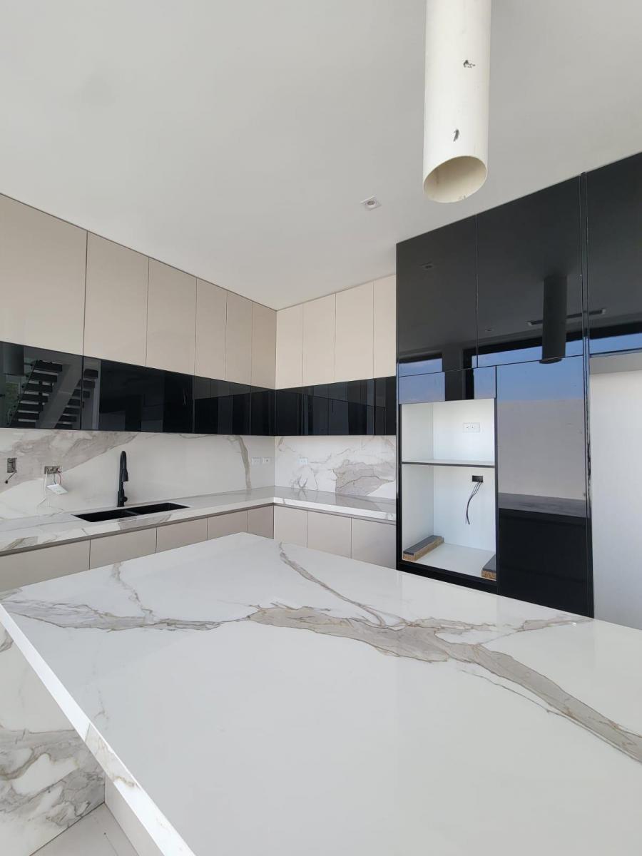 En Venta Lujosa y Moderna Casa de Estreno en Isla Celeste Babor, Samborondon, Guayas — imagen 9