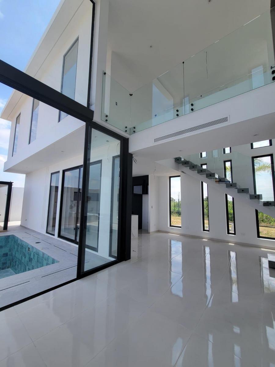 En Venta Lujosa y Moderna Casa de Estreno en Isla Celeste Babor, Samborondon, Guayas — imagen 7