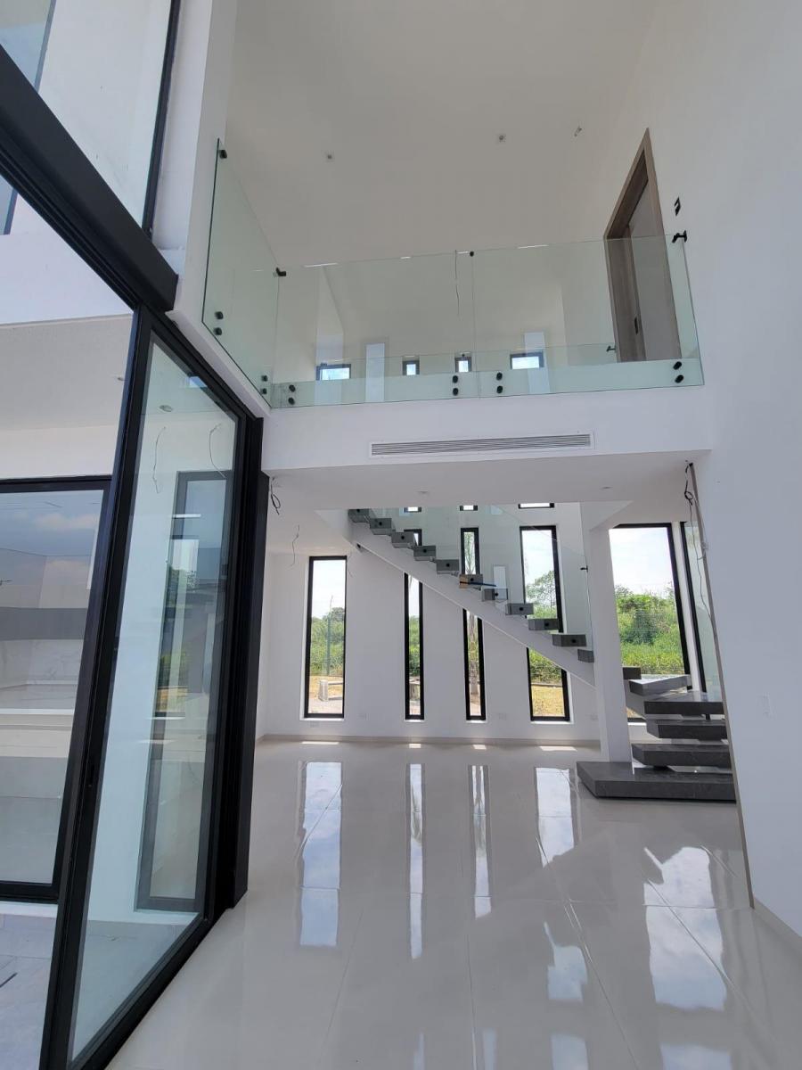 En Venta Lujosa y Moderna Casa de Estreno en Isla Celeste Babor, Samborondon, Guayas — imagen 6