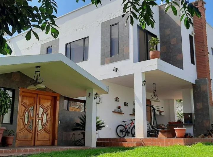 Hermosa Casa en Tumbaco La Cerámica. Excelente Ubicación — imagen 1
