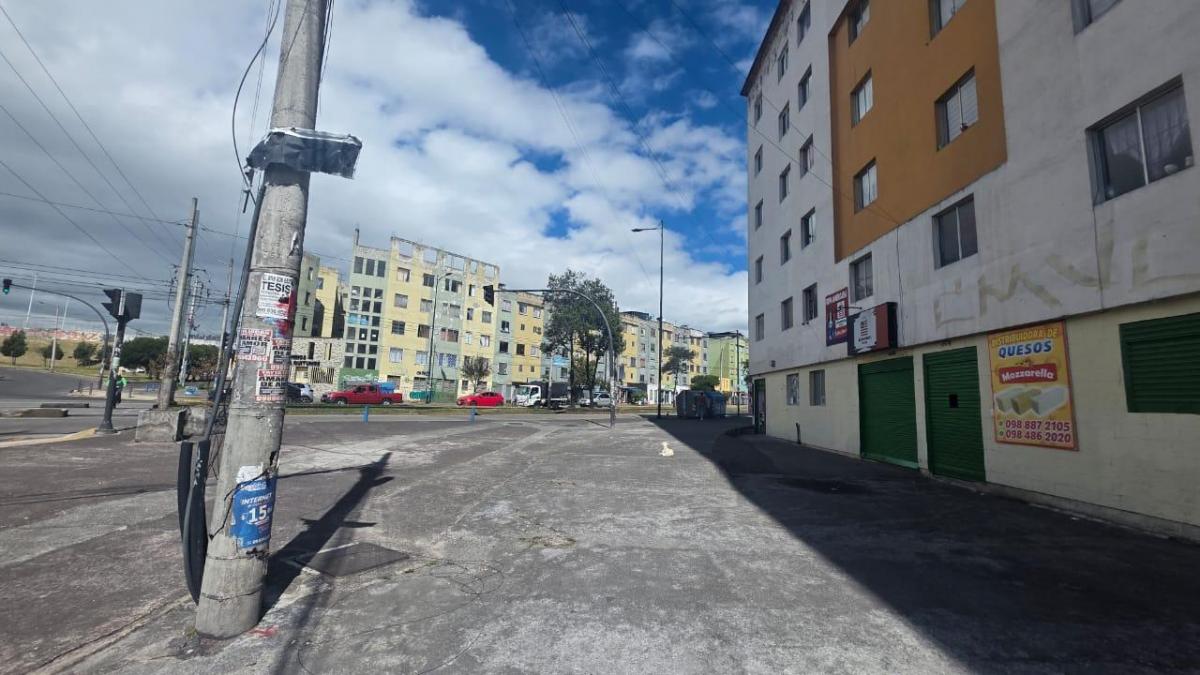 En Venta Local Comercial de 72 m² en Vía de Alto Tráfico - $86000 - Sector Quitumbe — imagen 10