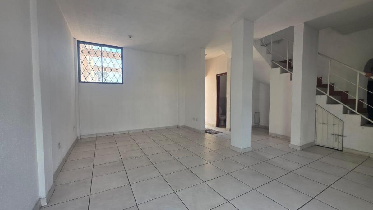 En Venta Local Comercial de 72 m² en Vía de Alto Tráfico - $86000 - Sector Quitumbe — imagen 7