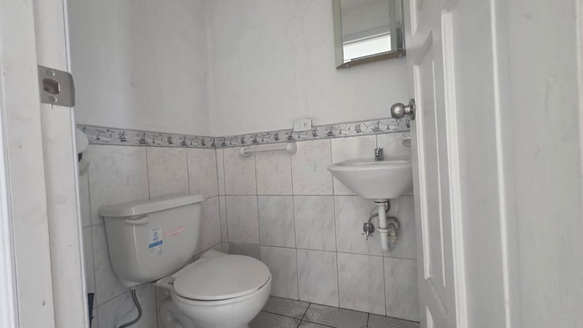 En Venta Local Comercial de 72 m² en Vía de Alto Tráfico - $86000 - Sector Quitumbe — imagen 6