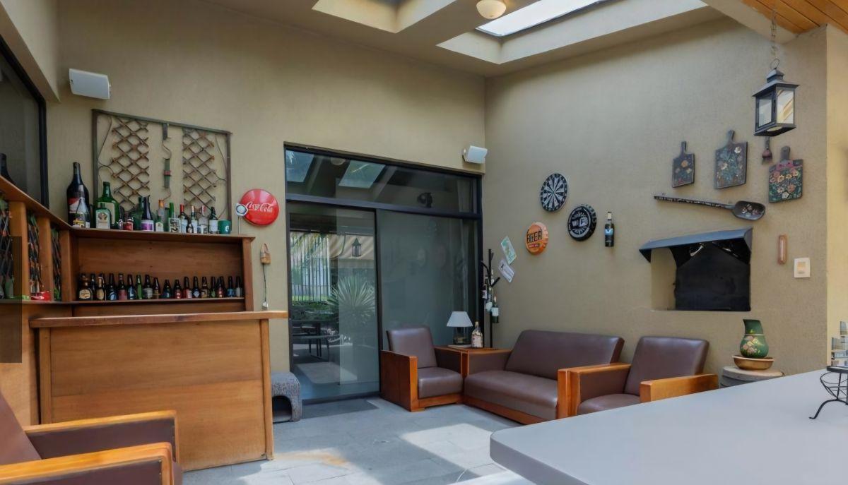 Linda Casa de Venta Una Planta con Niveles en Cumbaya — imagen 9