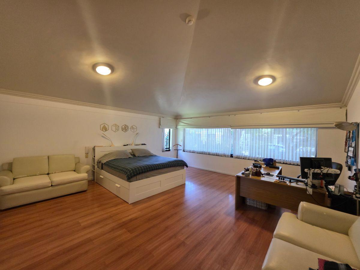 Linda Casa de Venta Una Planta con Niveles en Cumbaya — imagen 4