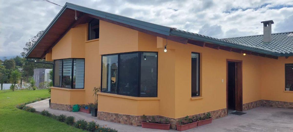 Casa Independiente con 4 Habitaciones en Venta en Puembo, 2509 m² Terreno — imagen 9