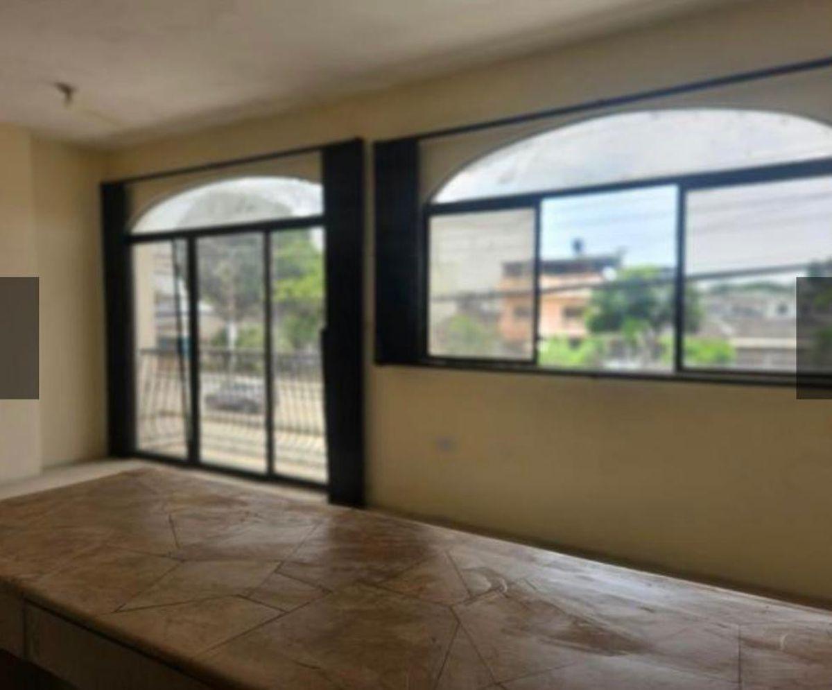 Casa Comercial y Rentera a La Venta Sobre Av Principal Garzota, Guayas — imagen 4