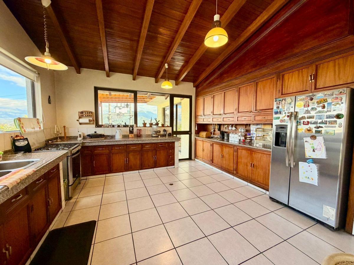 Vendo Casa con Terreno Urb. Miravalle 719 m² - Cumabaya — imagen 8