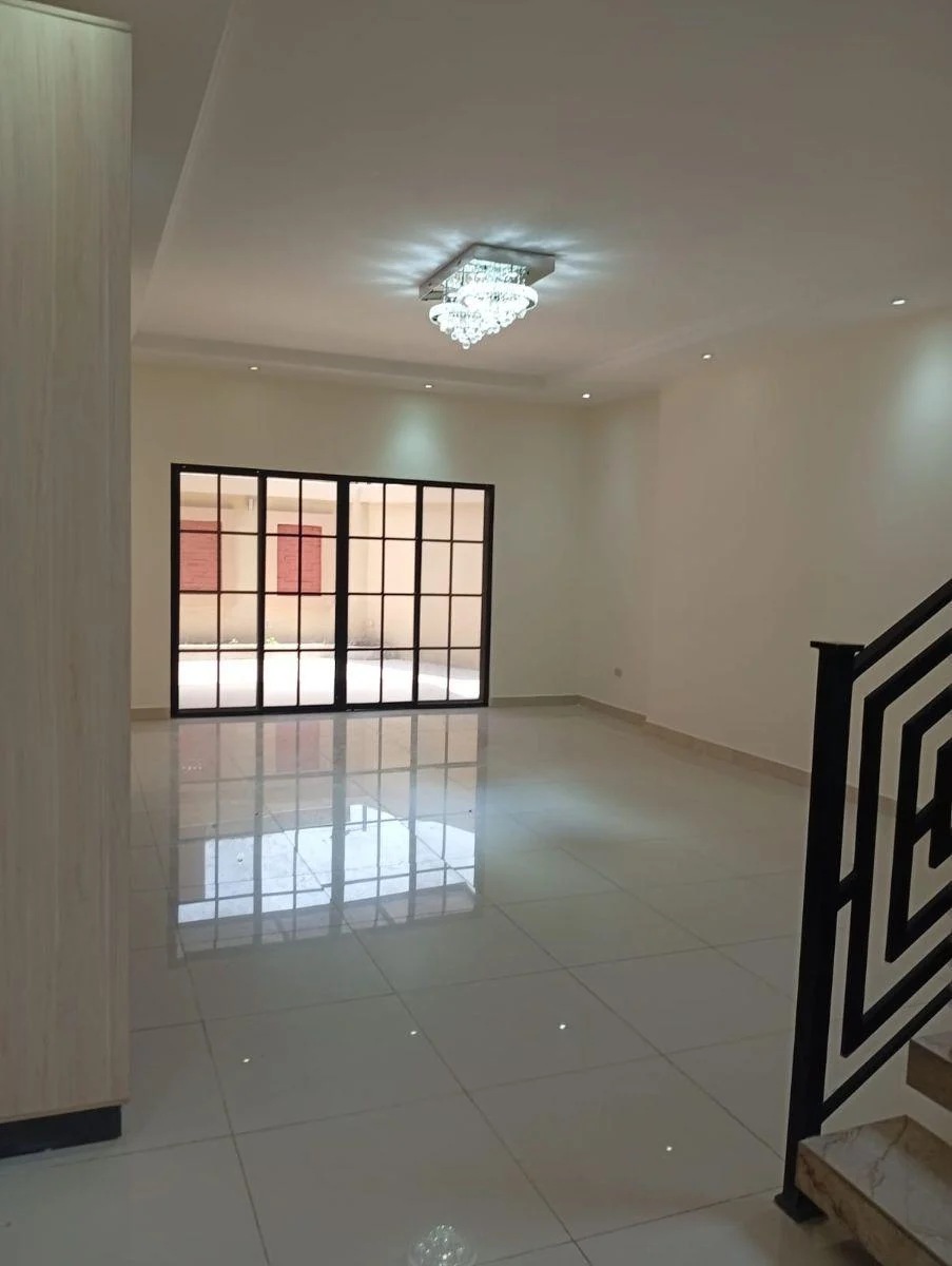 Casa en Venta Ciudad Celeste 4 Dorm., Piscina, Guayas — imagen 2