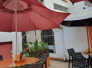 En Venta 2 Casas, Más Local Comercial, Sector La Floresta! — imagen 5