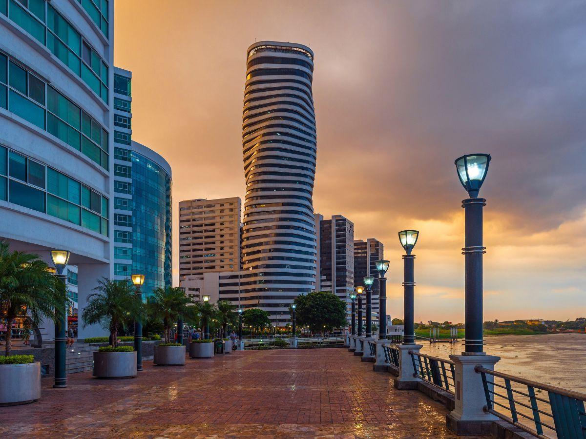 Oficina en Venta en Edificio The Point, Puerto Santa Ana, Guayas — imagen 8