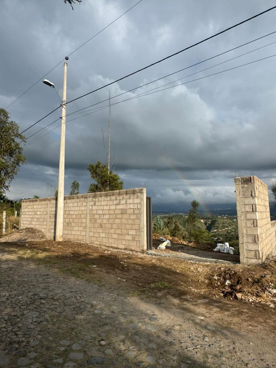 1000 m² de Terreno con Cerramiento y Frente a La Calle en Nayon — imagen 7