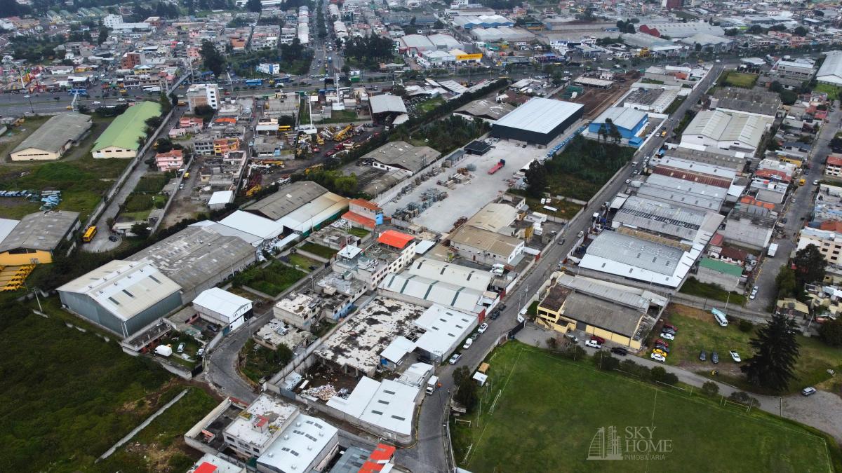 Venta Terreno Esquinero de 2.241 m² con Uso Industrial y Alto Potencial Comercial en Calderón — imagen 2