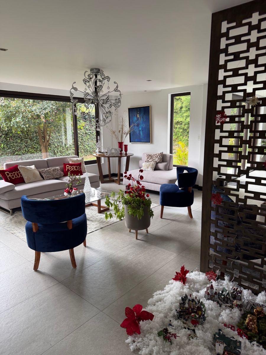 Venta Casa Campestre Moderna en Lumbisi — imagen 2