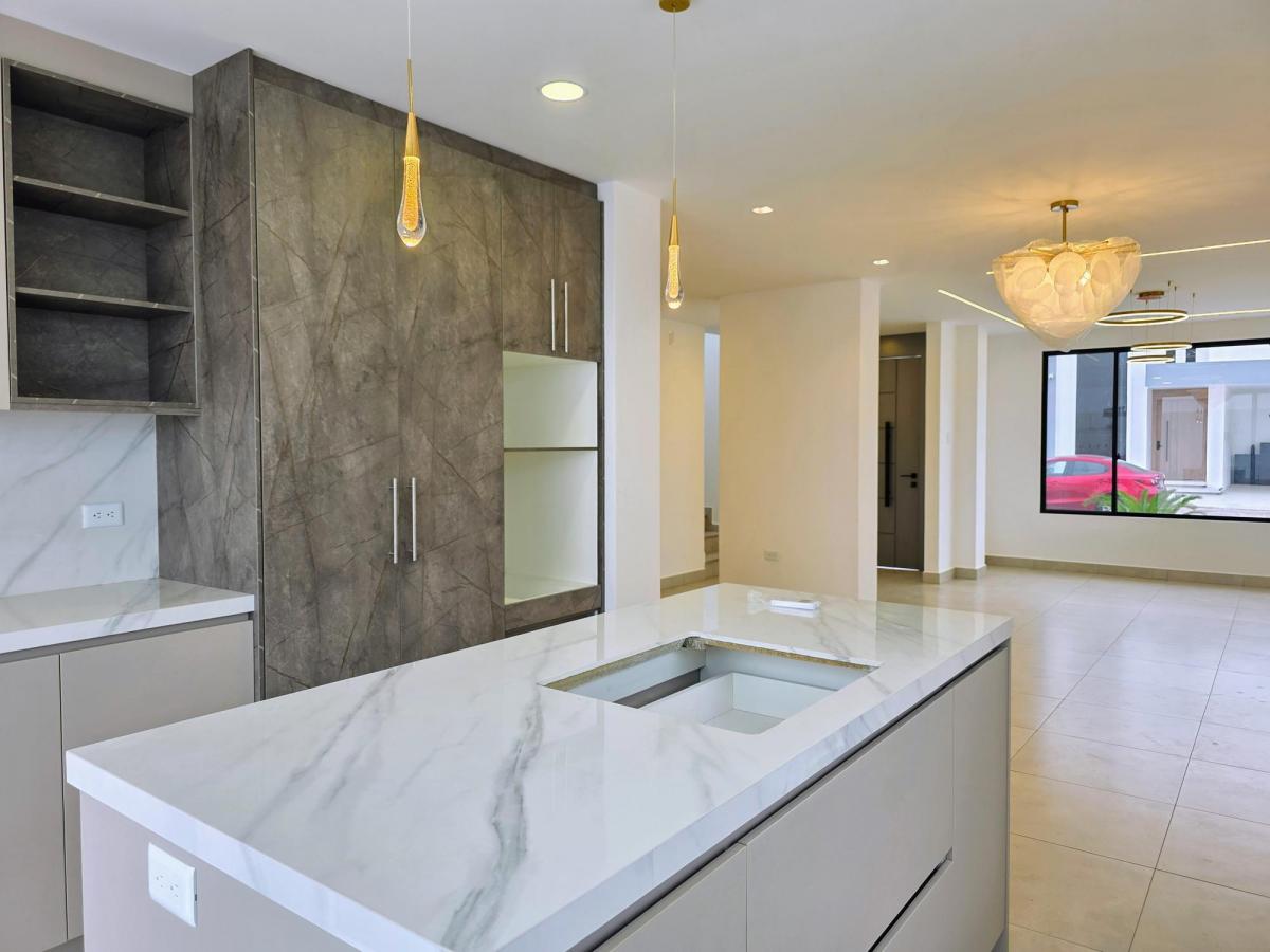 Vendo Casa, Urbanización Costa Sur de Manta, 4 Dorm. + Balcones, Manabí — imagen 6