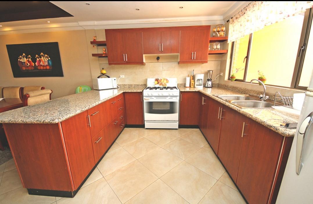 Venta de Penthouse con Terraza Cerca Quinta Lucrecia - Don Bosco, Azuay — imagen 5