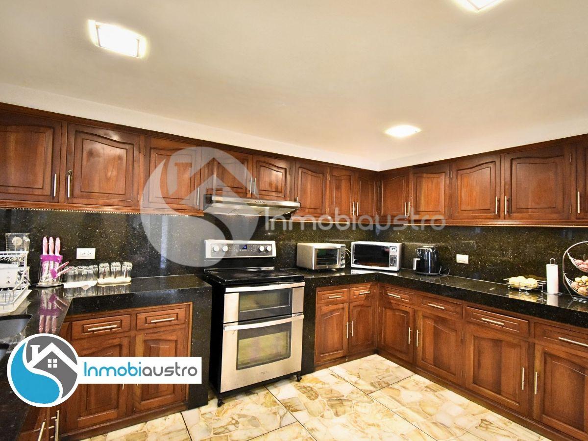 Venta de Hermosa Casa con Área Verde Cerca Al Centro Histórico, Azuay — imagen 7