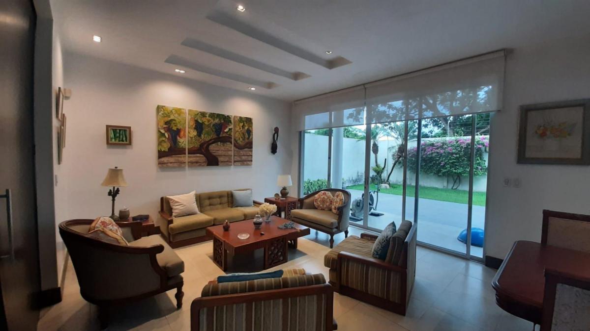 Laguna del Sol Moderna y Acogedora Casa de Oportunidad!, Guayas — imagen 10