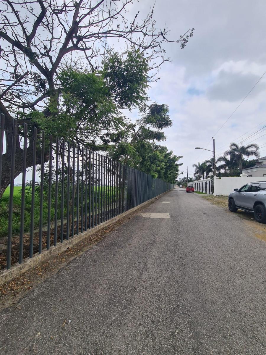 En Venta Terreno en Urbanización El Cortijo, Vía a Samborondon, Guayas — imagen 2