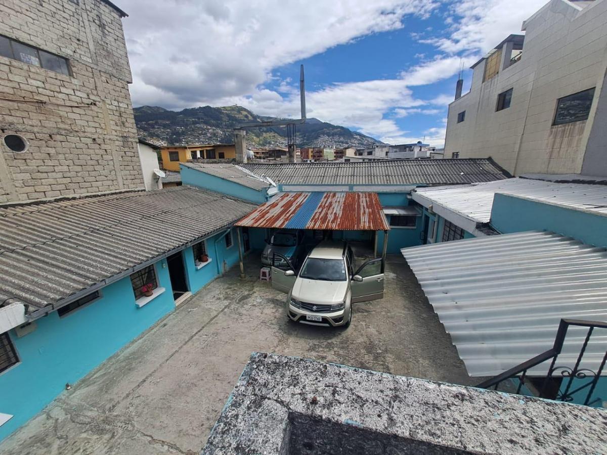 Propiedad en Venta con 2 Frentes (Luis Iturralde Sur de Quito) — imagen 7