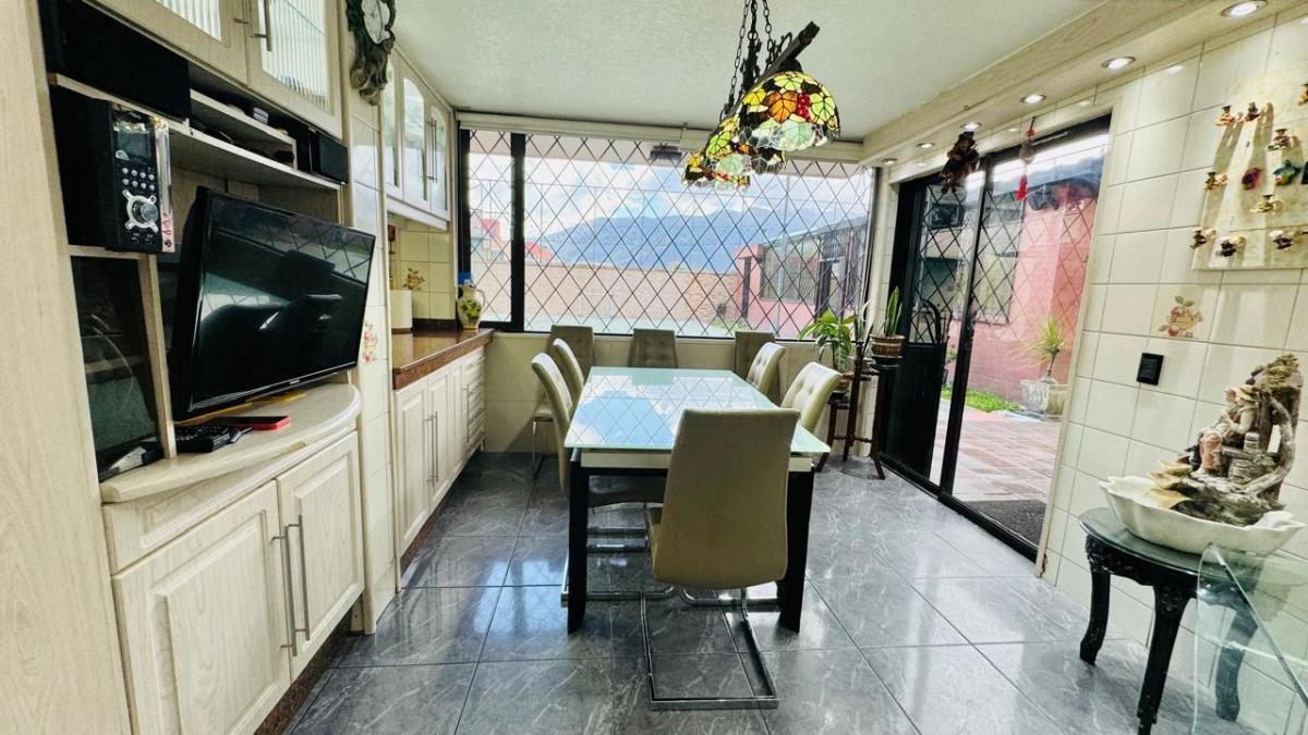 Casa Rentera en Venta con Propiedad Horizontal en Monteserrin — imagen 2
