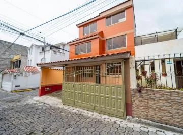 Casa en Venta con 2 Departamentos Urb. 6 de Junio — imagen 4