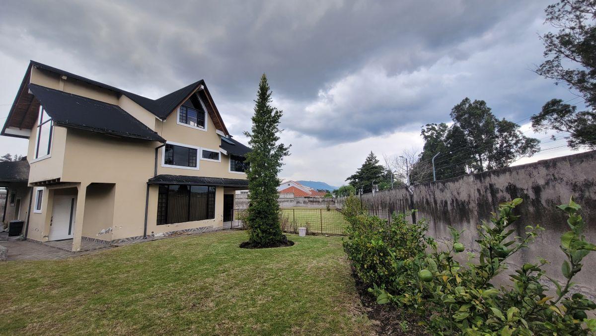 Casa de Venta en Urbanización San José del Valle, Los Chillos, 4 Dorm. — imagen 10