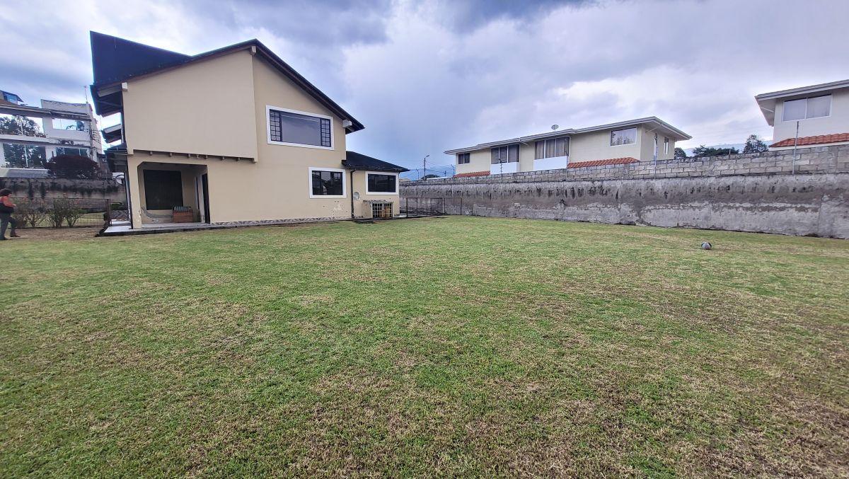Casa de Venta en Urbanización San José del Valle, Los Chillos, 4 Dorm. — imagen 8