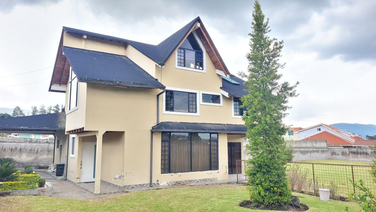 Casa de Venta en Urbanización San José del Valle, Los Chillos, 4 Dorm. — imagen 7