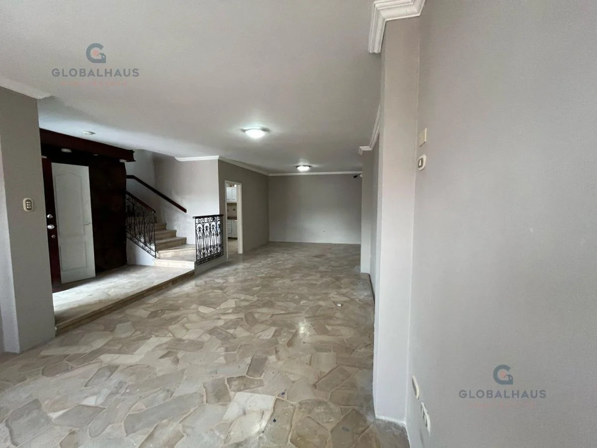 Venta de Casa en Cdla. La Garzota, 4 Habitaciones. m. H, Guayas — imagen 2