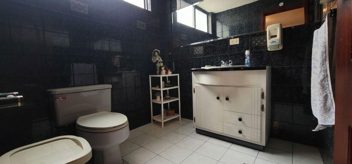 Casa Rentera de Venta en La Vicentina, Quito — imagen 4