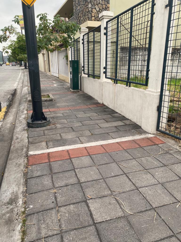 Ceibos: Vendo Terreno Media Cuadra del Centro Comercial, Guayas — imagen 6