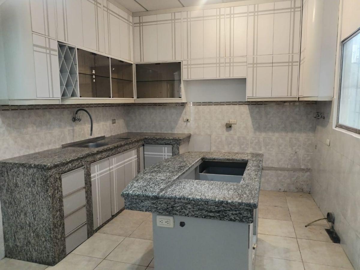 Casa en Venta, 1 Planta, Urdesa Central, Uso Residencial o Comercial, Guayas — imagen 3