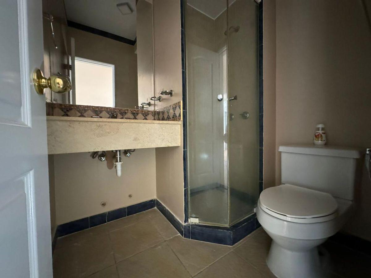 En Venta Apartamento de Tres Dorm. 85 m² - Gaspar Villarroel — imagen 3