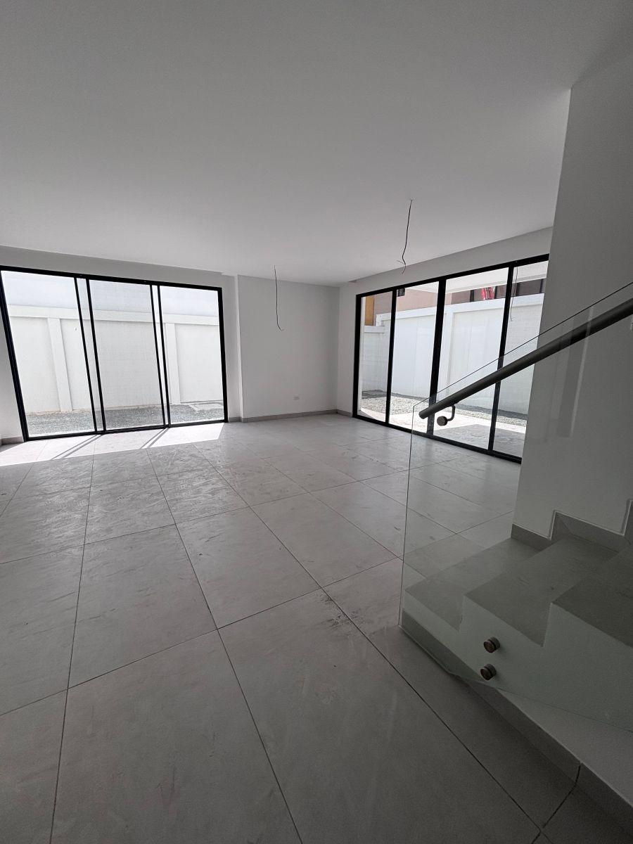 De Estreno en Venta - Casa en Los Primeros Km de Samborondón, Guayas — imagen 10