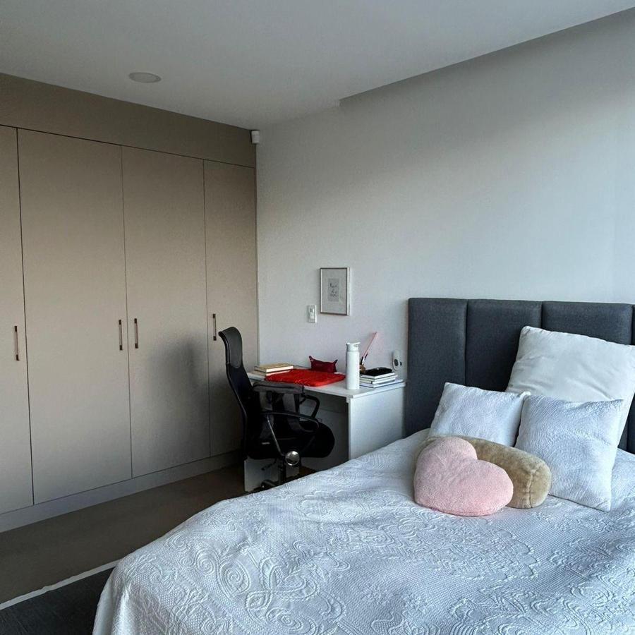 Vendo Lujoso Departamento Moderno en Exclusivo Edificio en Pillahua Vista — imagen 5